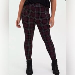 NWT Torrid Skinny Studio Luxe Ponte Mid-Rise Zipper Pant - Plaid Purple